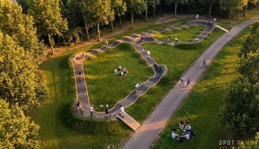 Pump track